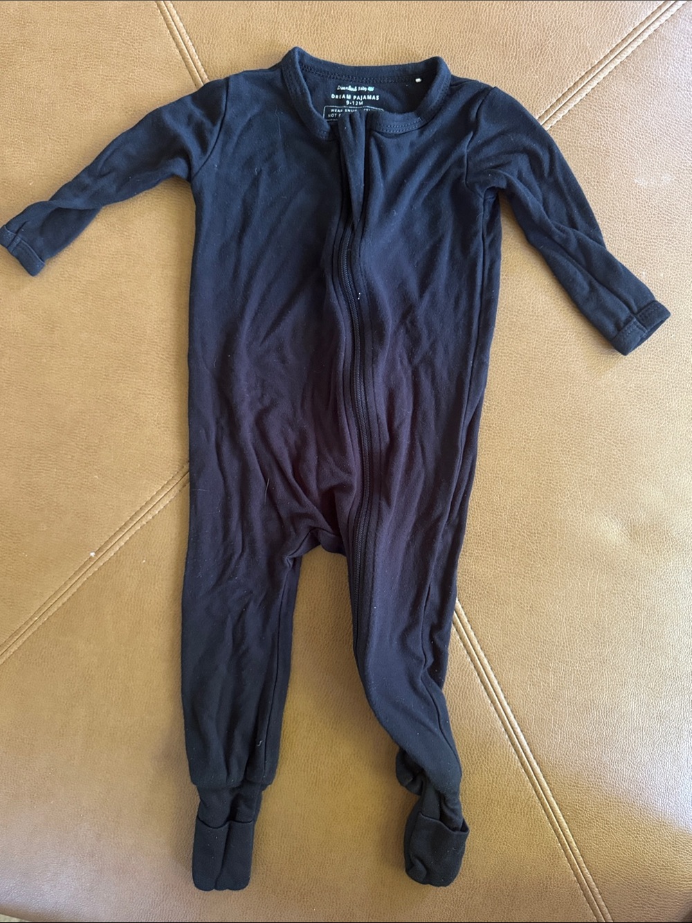 Dreamland baby Black Zipper Footed One-Piece Pajamas for Kids 9-12mo